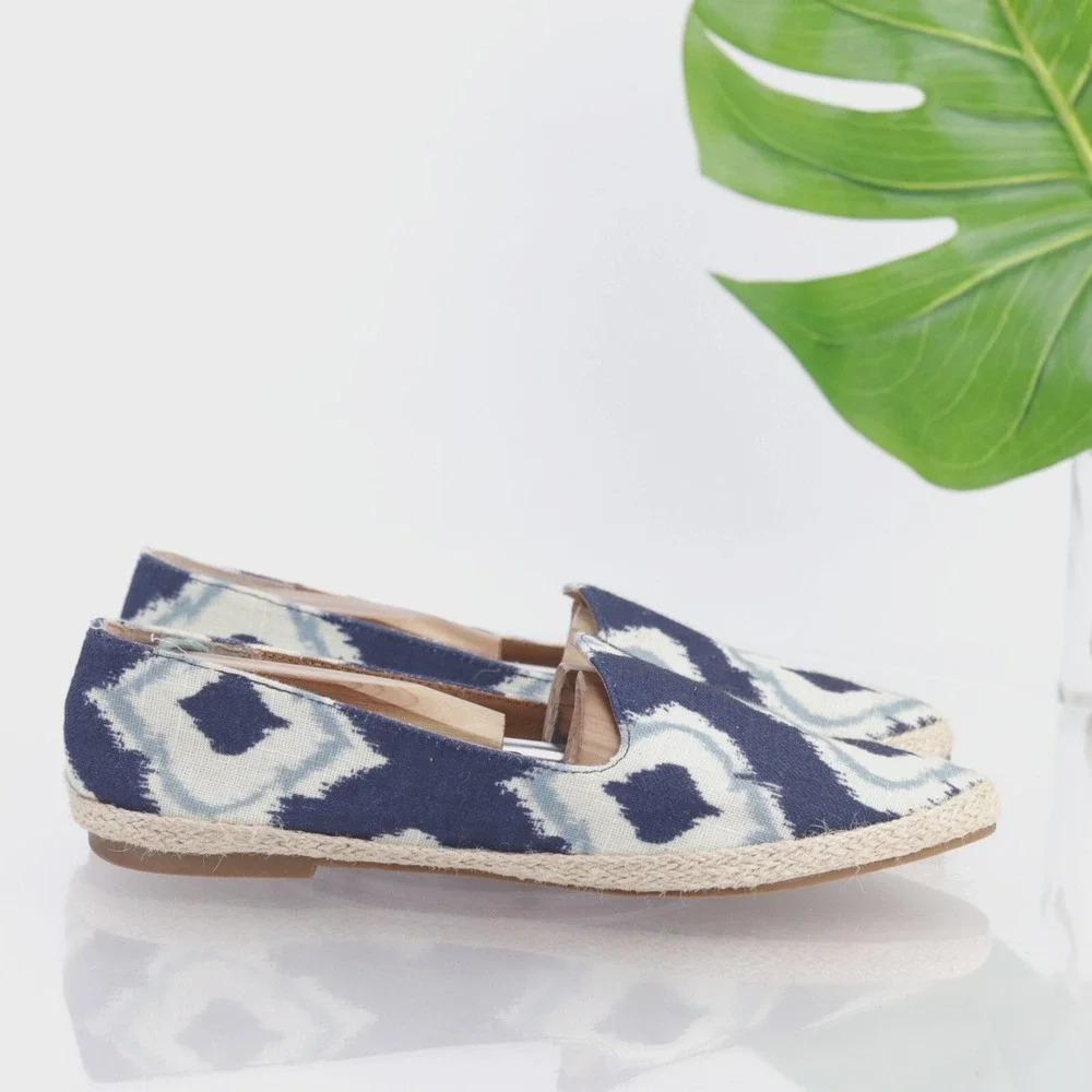 Seychelles Womens Espadrille Flat Size 8.5 Navy Blue White Pointed Slip On Shoes
